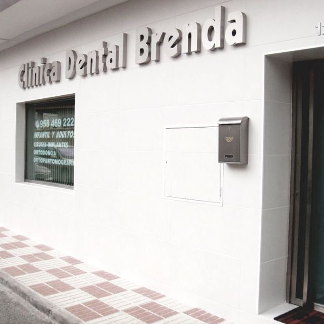 Clínica Dental Brenda Ramírez Campos fachada de local